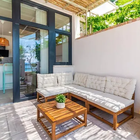 Beach Apartment *