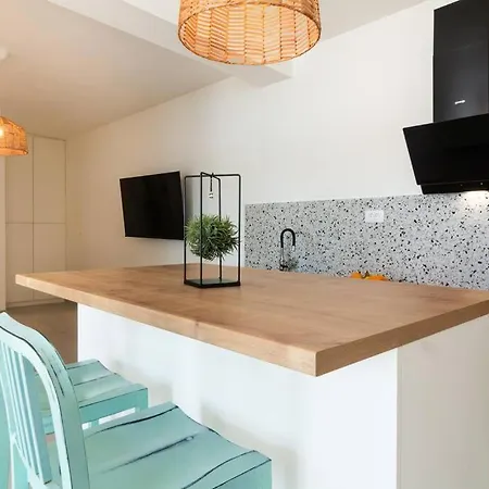 Beach Apartment 예세니체