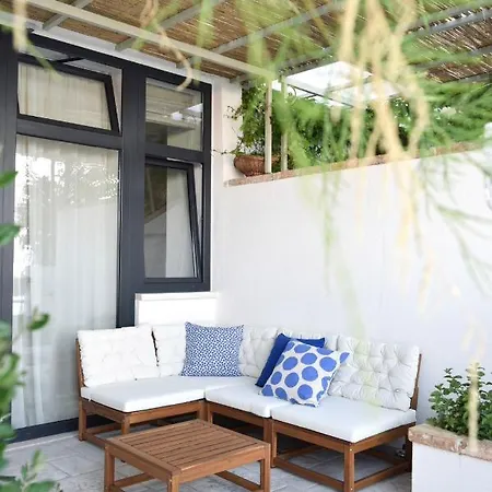 Beach Apartment *